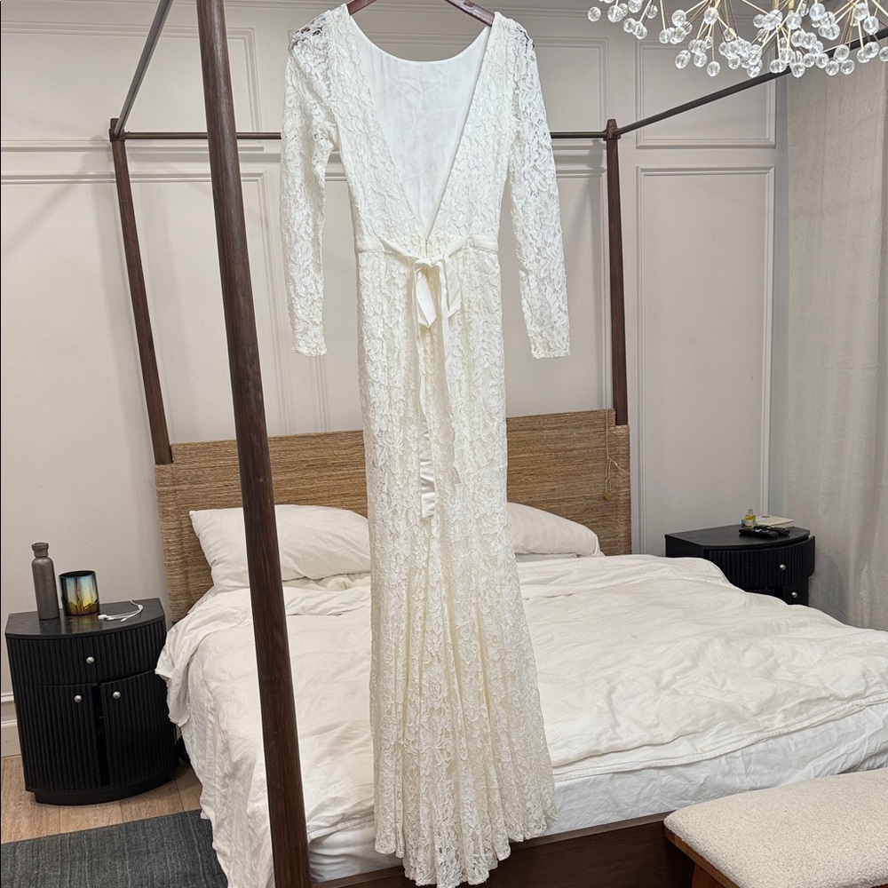 Reformation | Dresses | Reformation
Hestia Dress Ivory - Picture 2 of 4